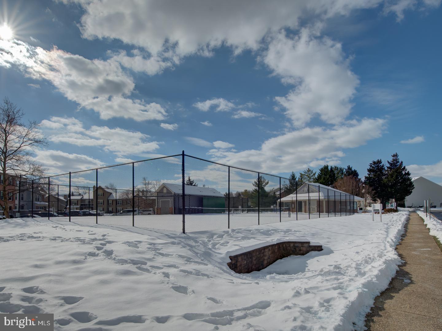 STONINGTON CONDOMINIUMS - Residential