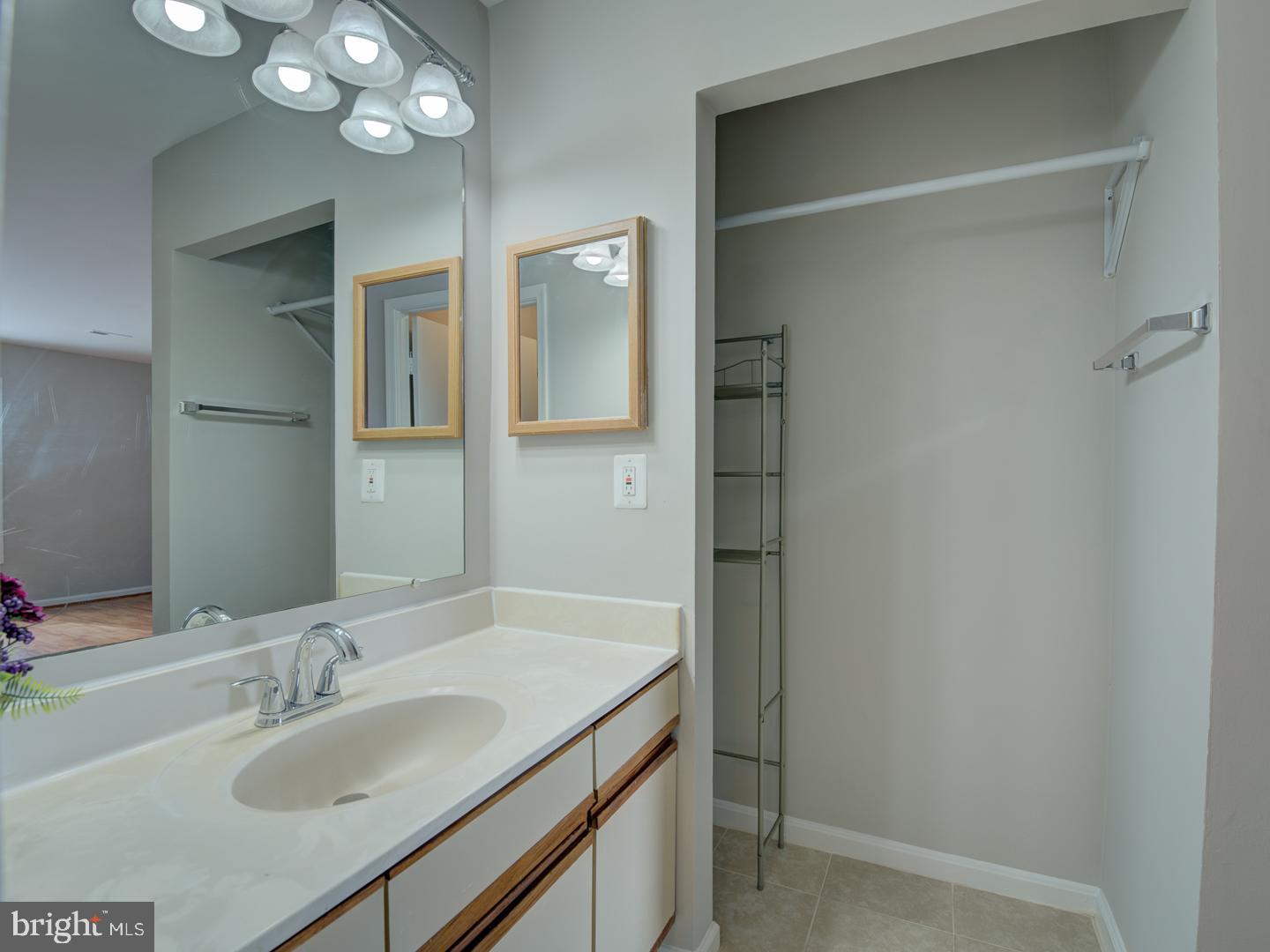 STONINGTON CONDOMINIUMS - Residential