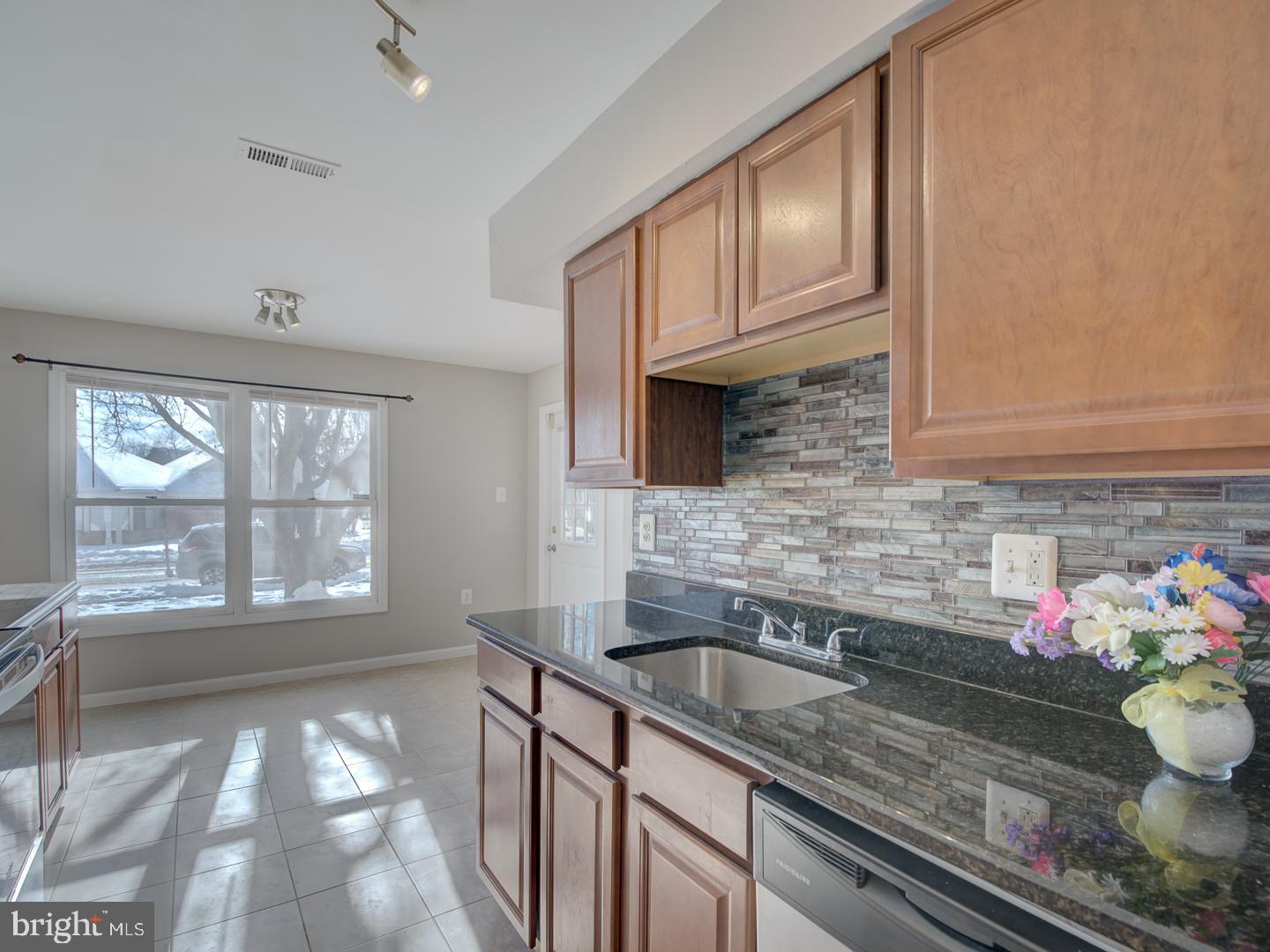 STONINGTON CONDOMINIUMS - Residential