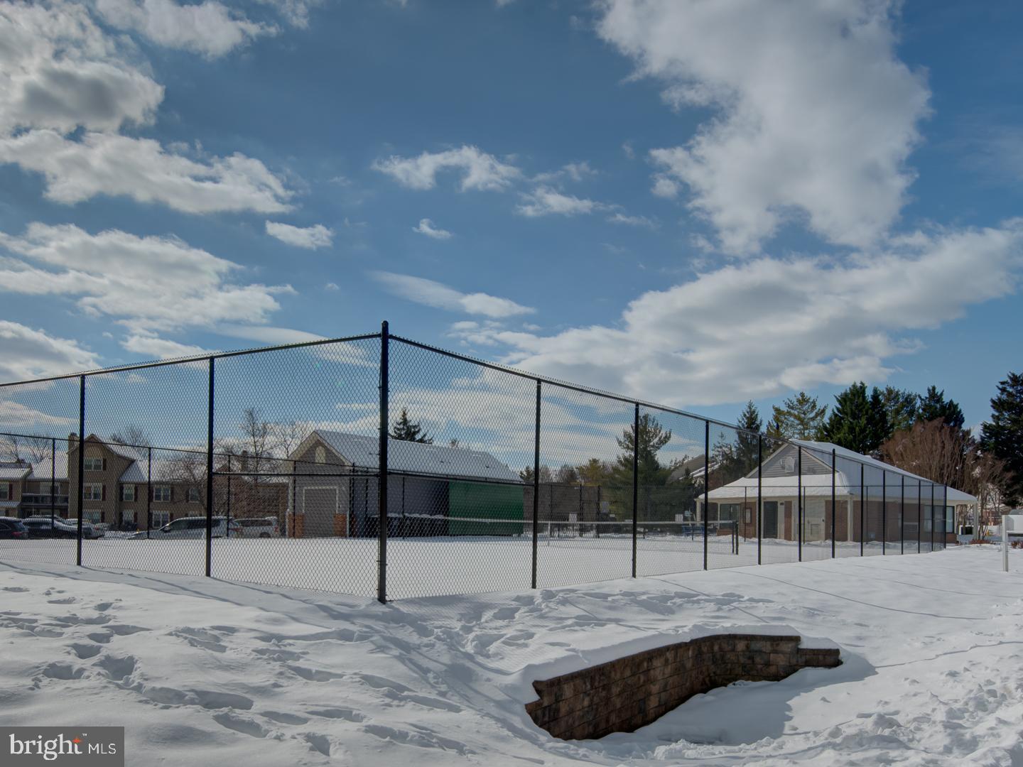 STONINGTON CONDOMINIUMS - Residential