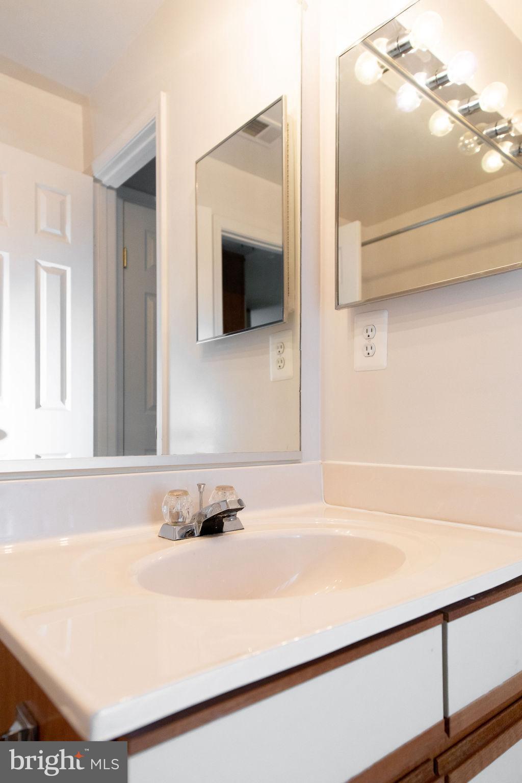 VILL AT MANCHESTER FARMS - Residential