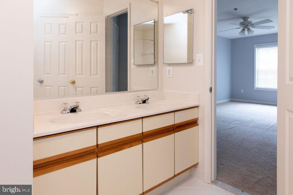 VILL AT MANCHESTER FARMS - Residential