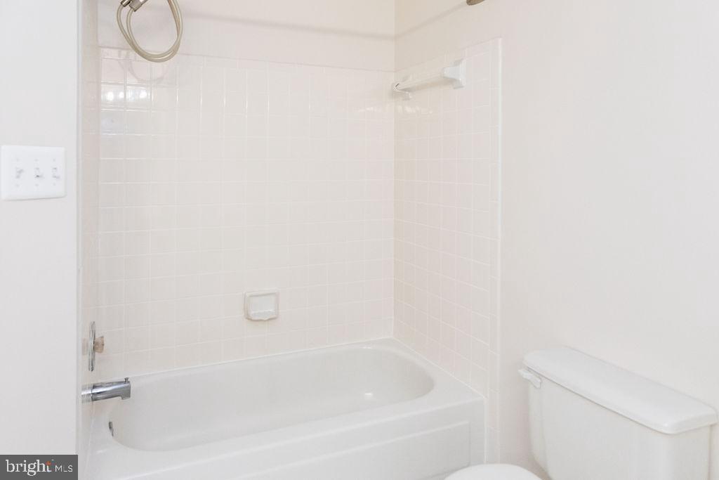 VILL AT MANCHESTER FARMS - Residential