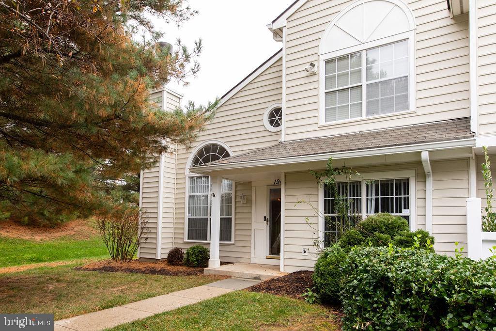 VILL AT MANCHESTER FARMS - Residential