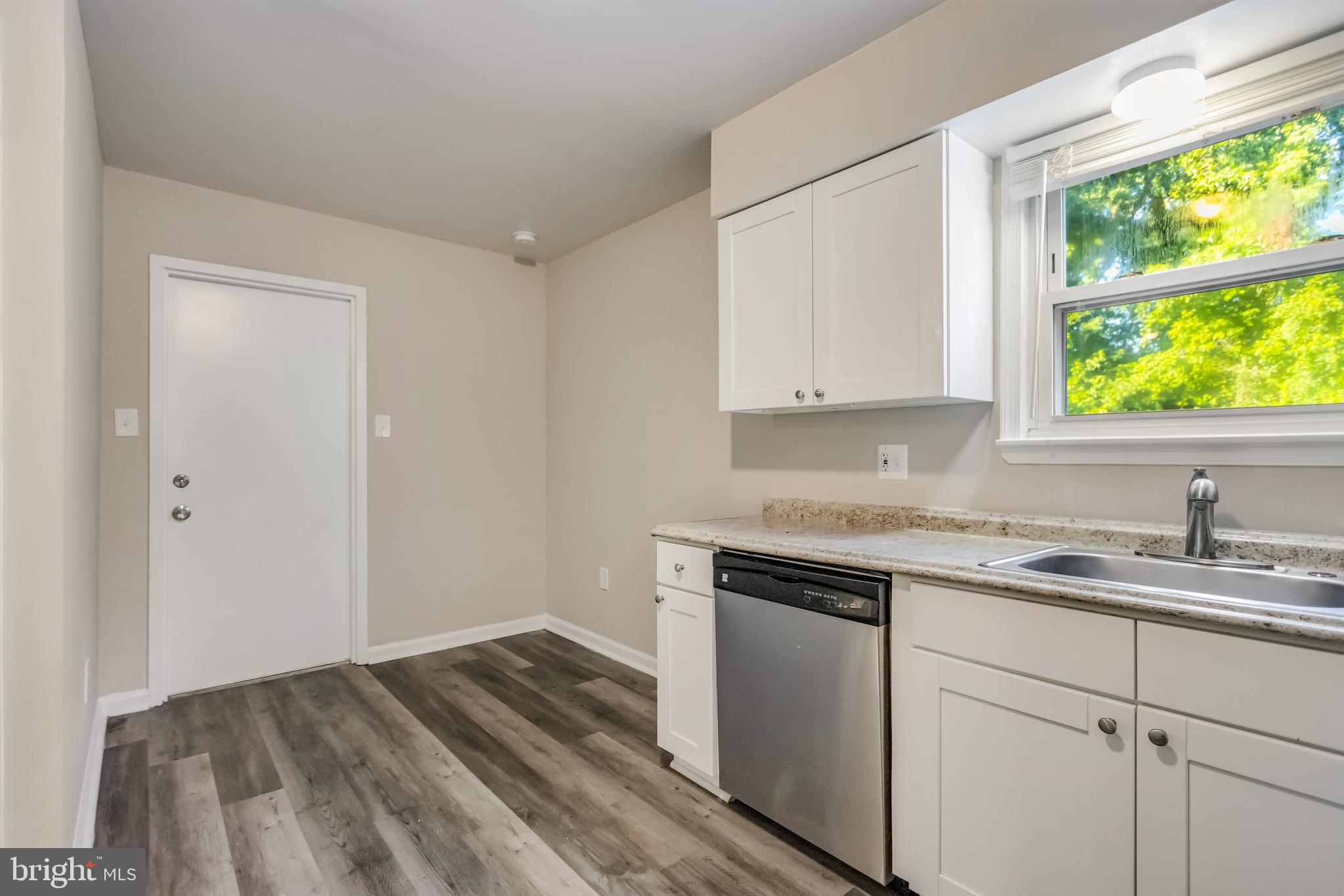 LARGO KNOLLS - Residential