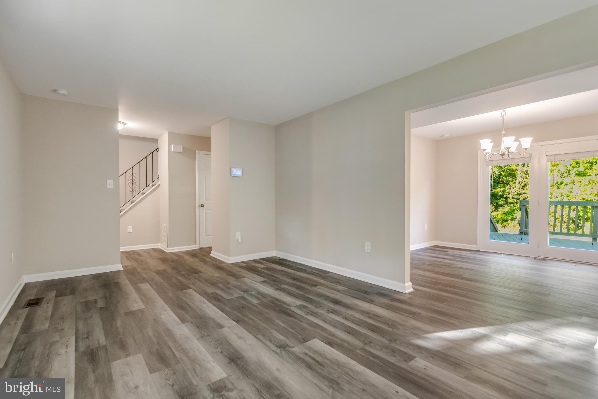 LARGO KNOLLS - Residential