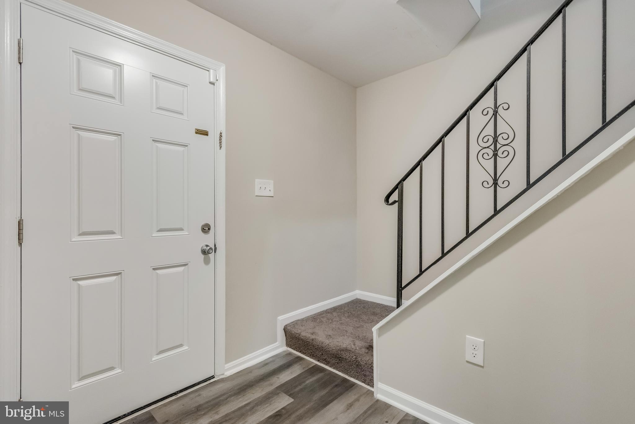 LARGO KNOLLS - Residential