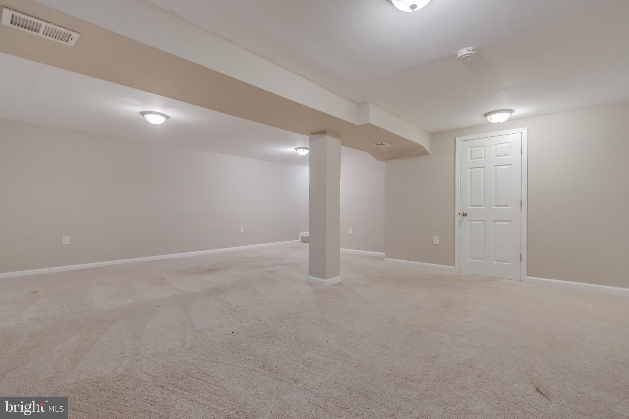 LARGO KNOLLS - Residential