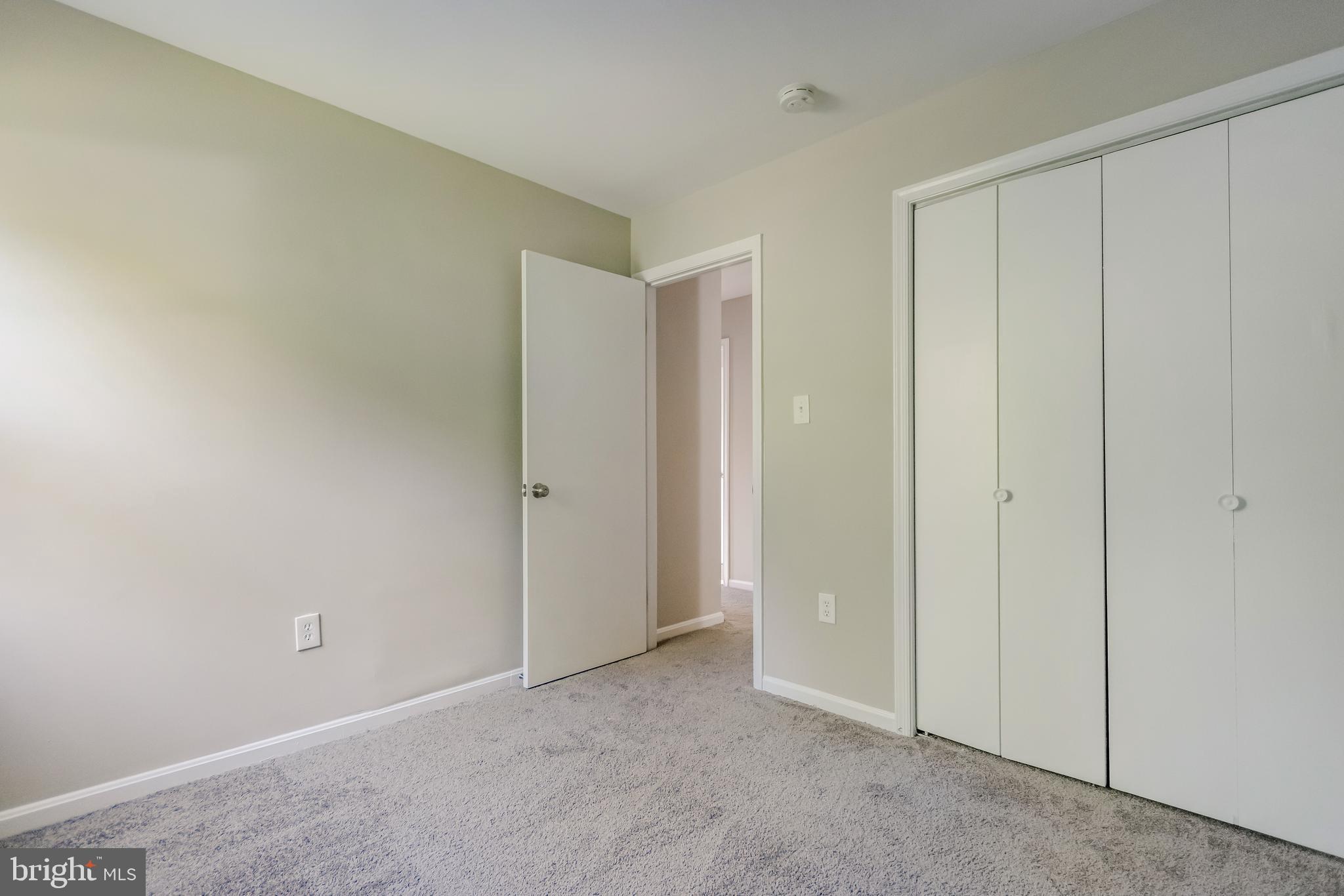 LARGO KNOLLS - Residential