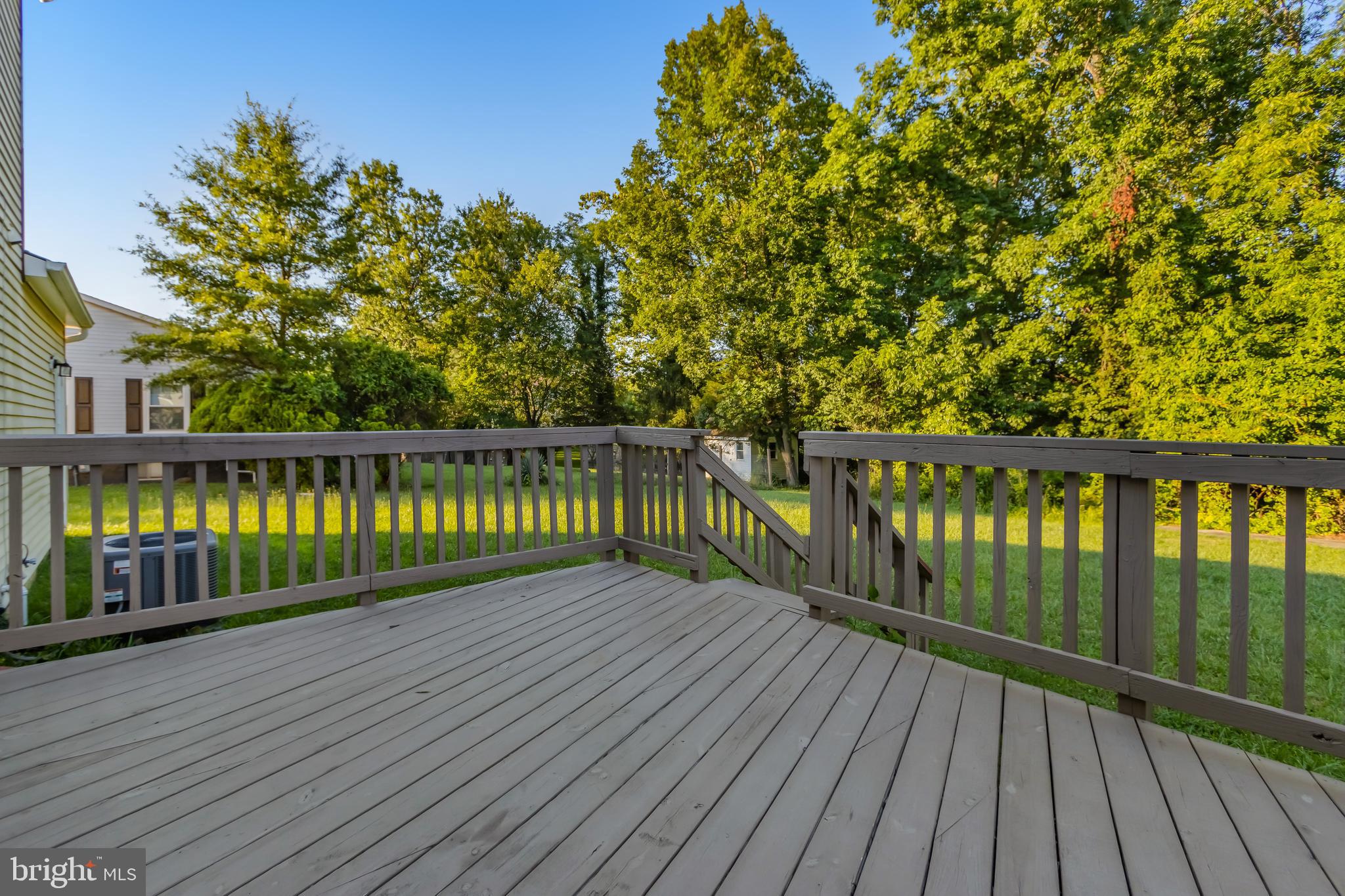 LARGO KNOLLS - Residential