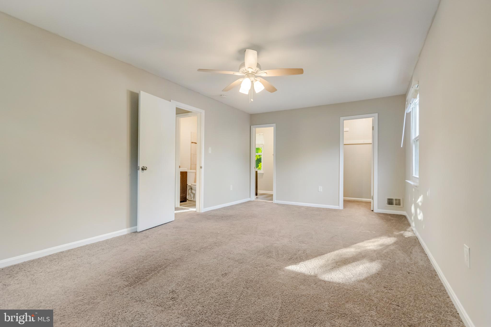 LARGO KNOLLS - Residential