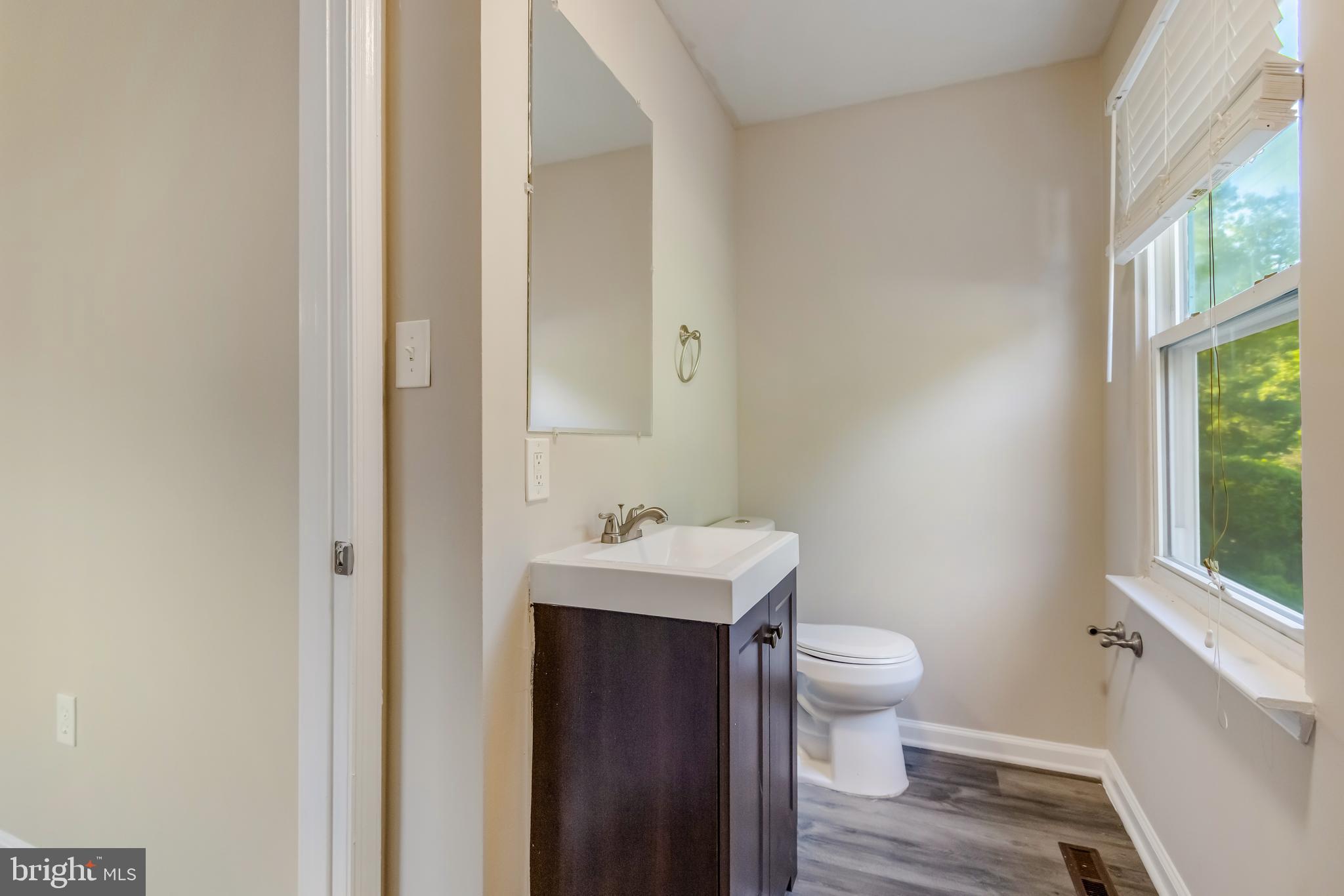 LARGO KNOLLS - Residential