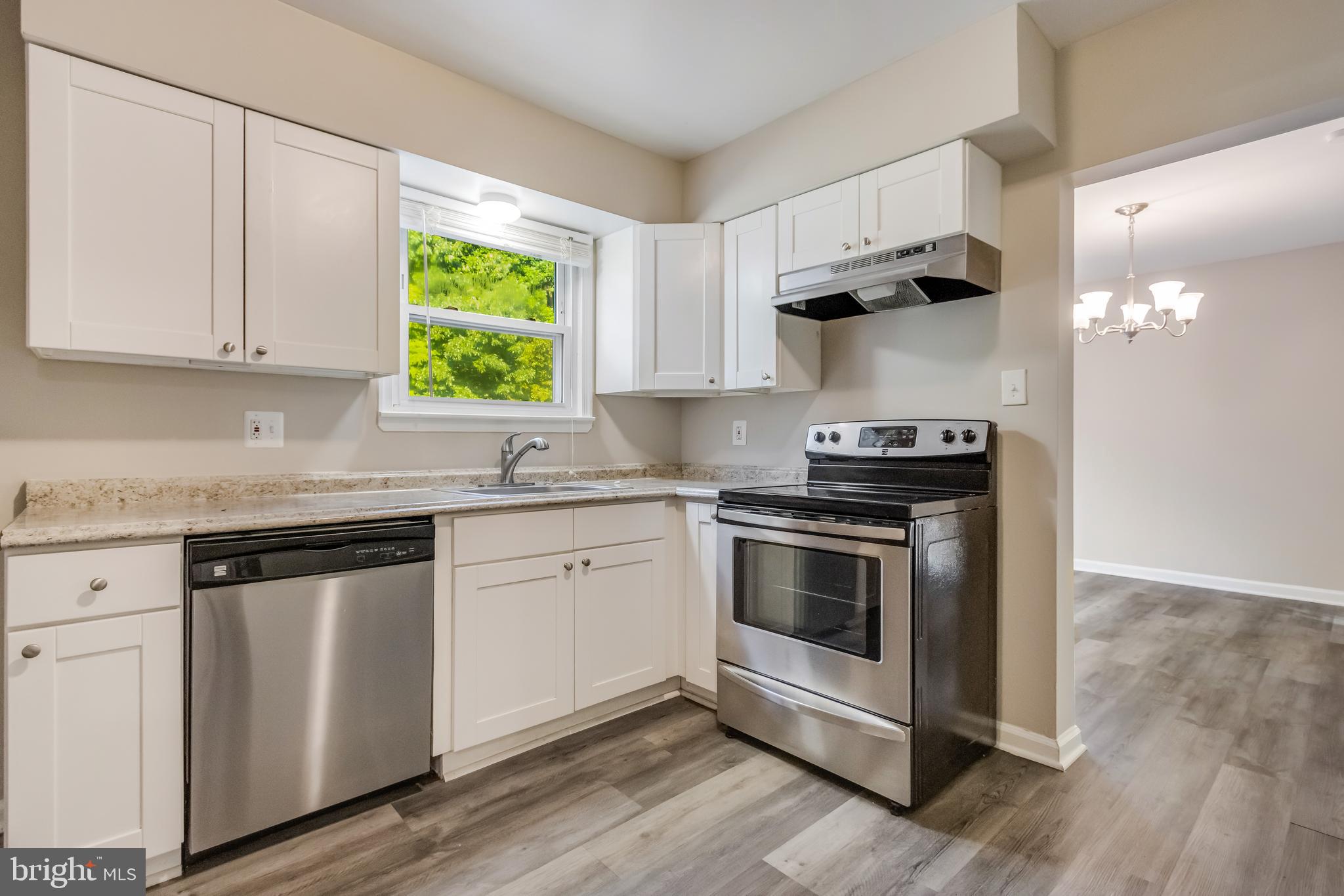 LARGO KNOLLS - Residential