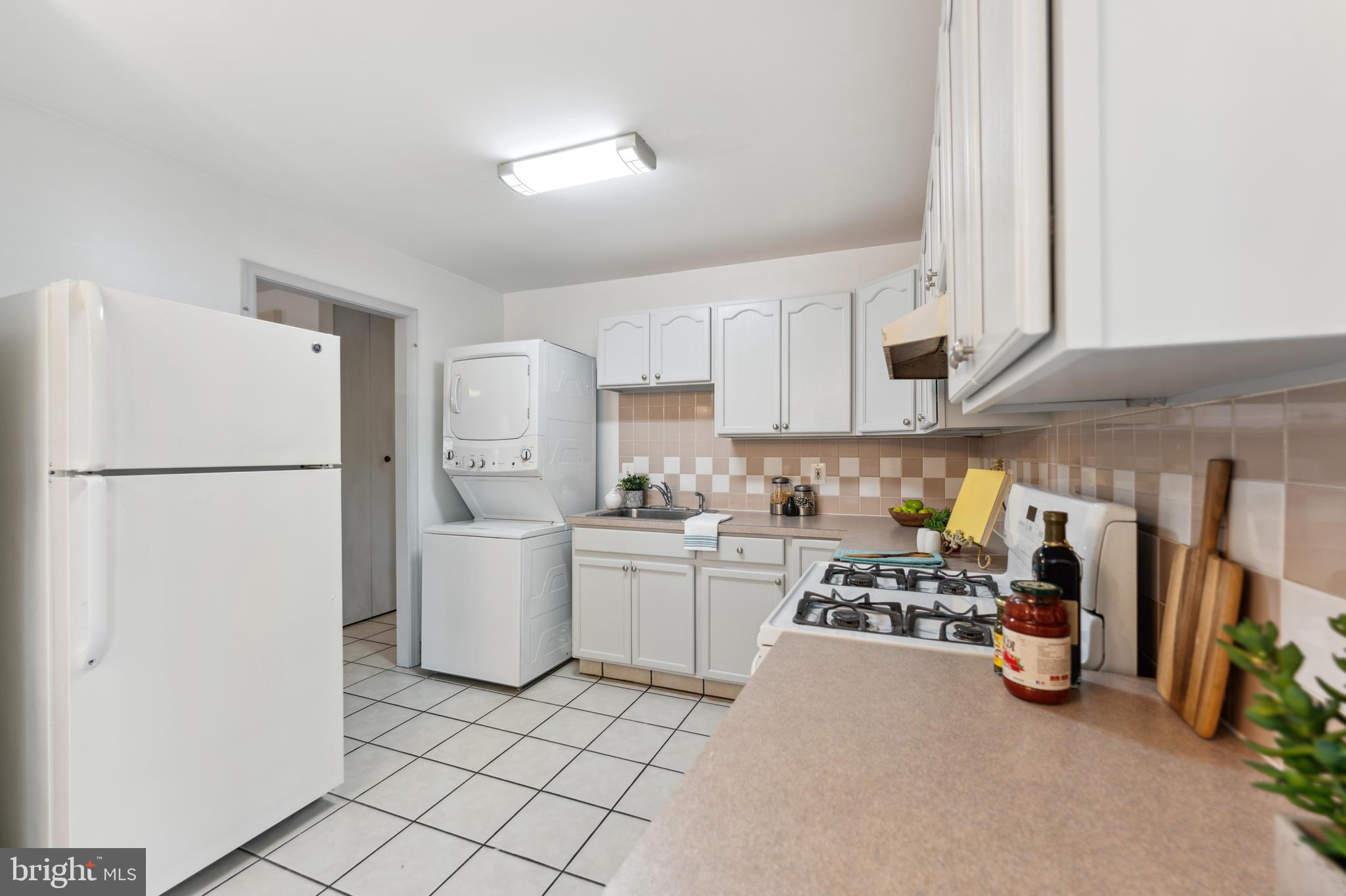 CHARLTON HEIGHTS - Residential