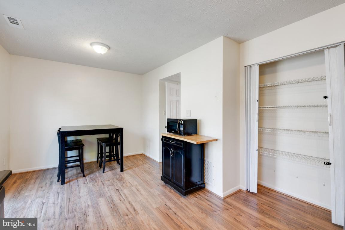 VILLAGE OF PAWNEE - Residential