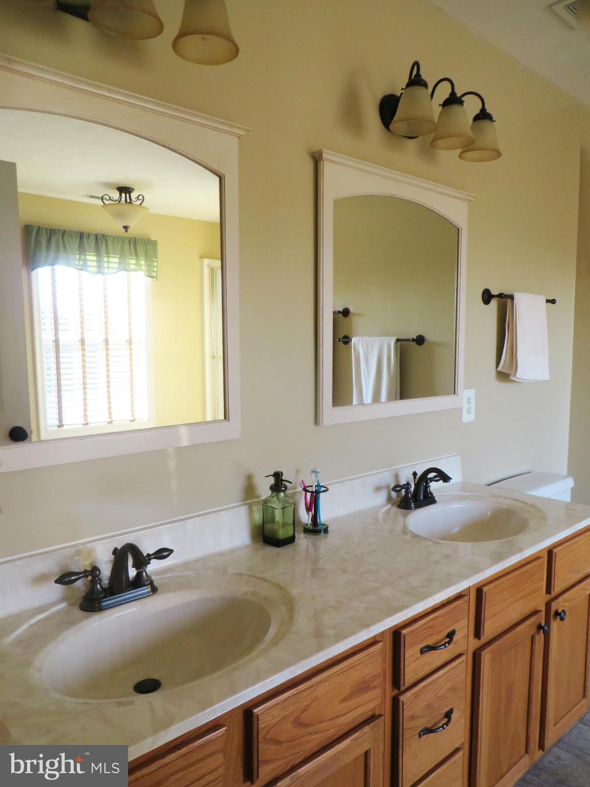 BRUCE KNOLLS - Residential