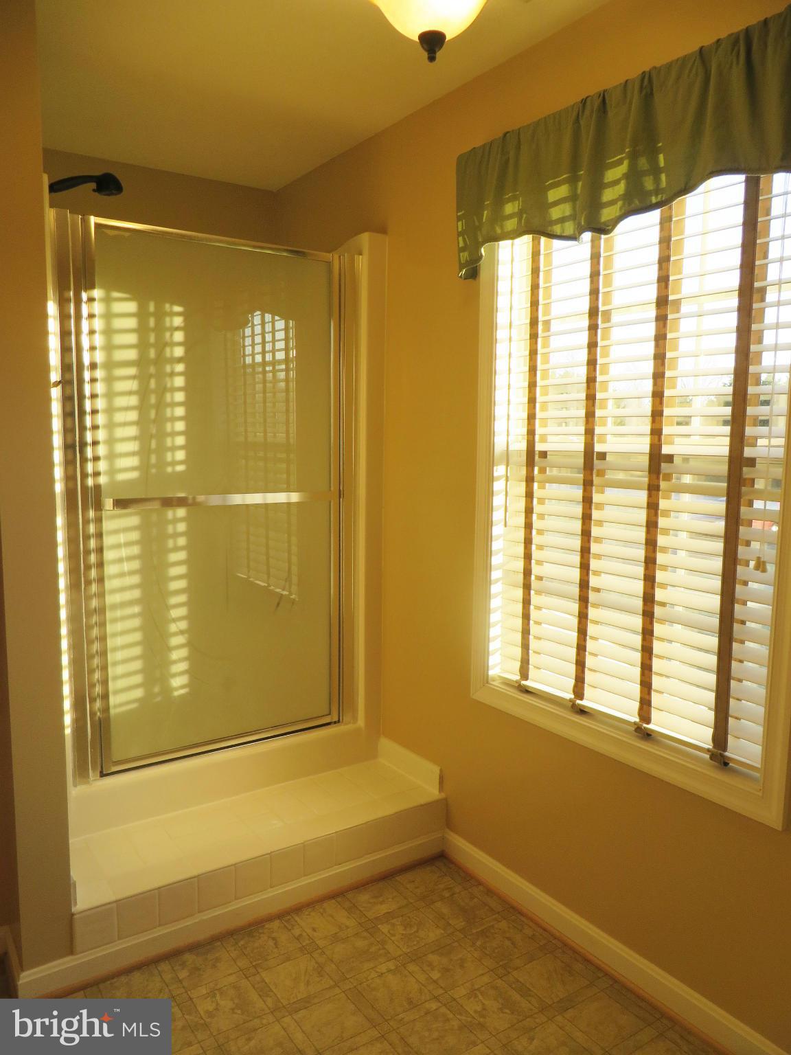 BRUCE KNOLLS - Residential