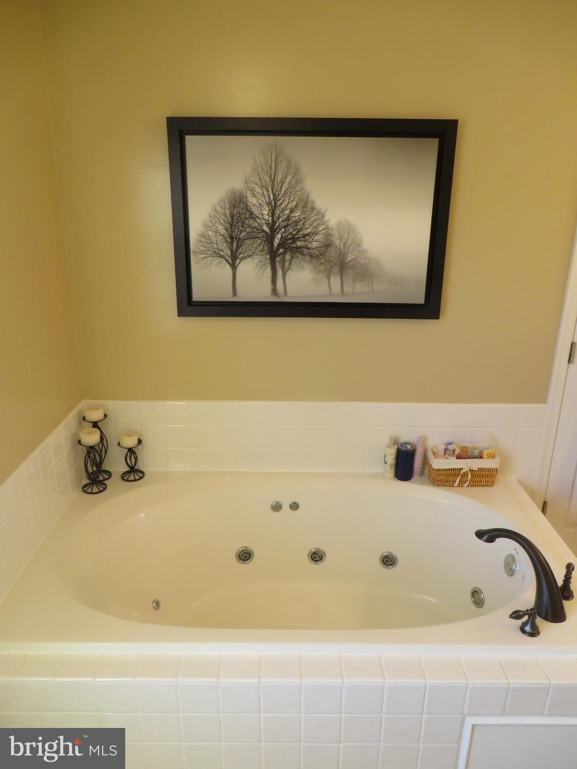 BRUCE KNOLLS - Residential