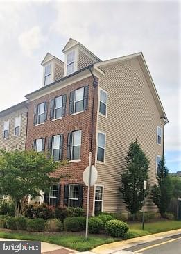 EMBREY MILL - Residential Lease