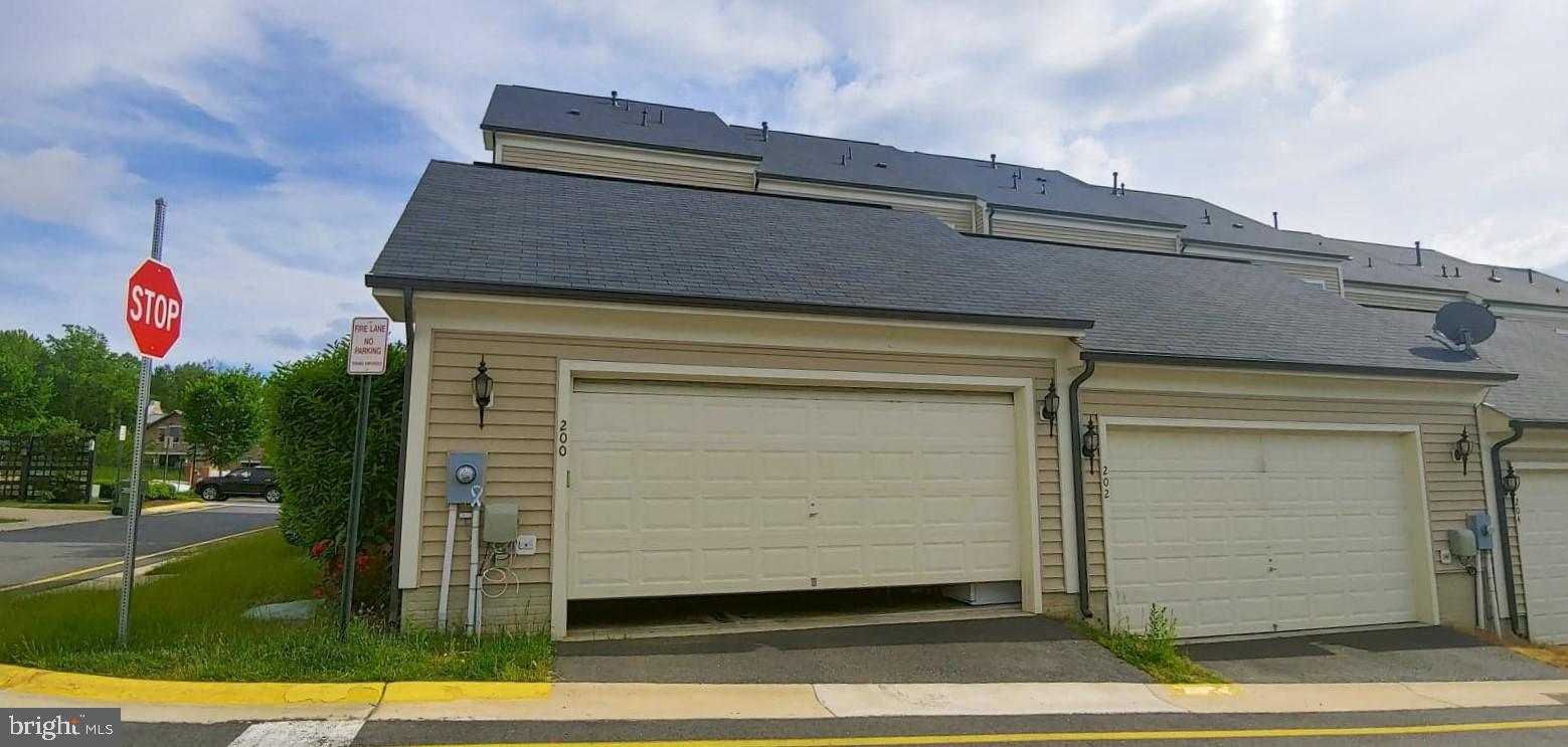 EMBREY MILL - Residential Lease