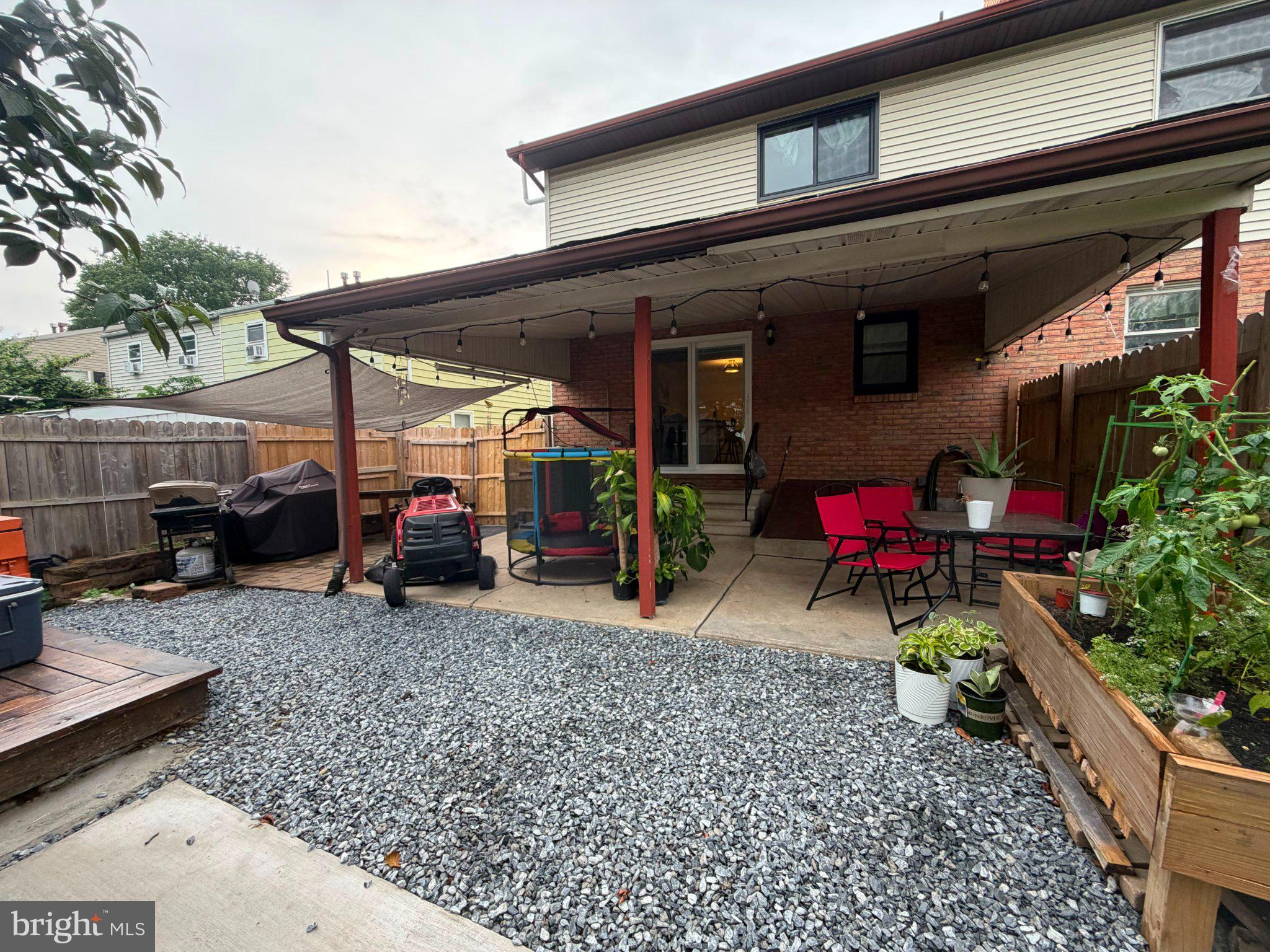 528 SHALTER AVENUE