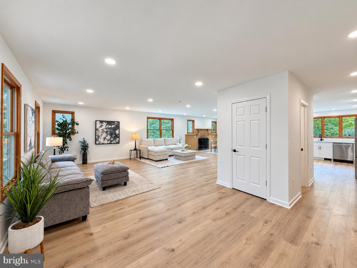 273 NORTH DRIVE