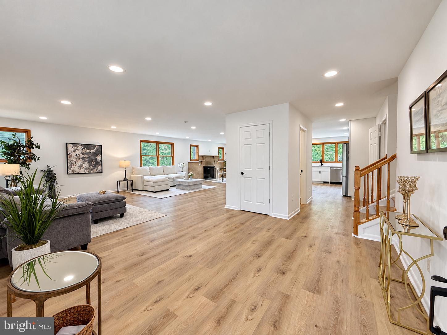273 NORTH DRIVE