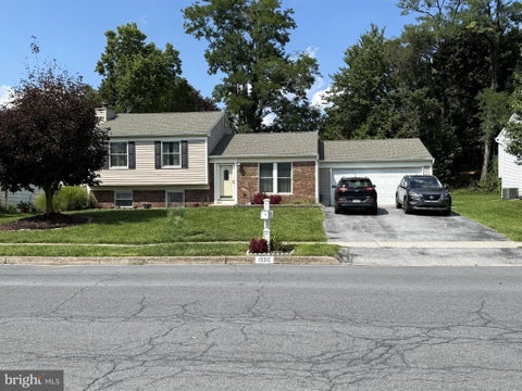 Photo of 1500 Wandering Way, HARRISBURG, PA 17110 (MLS # PADA2063646)