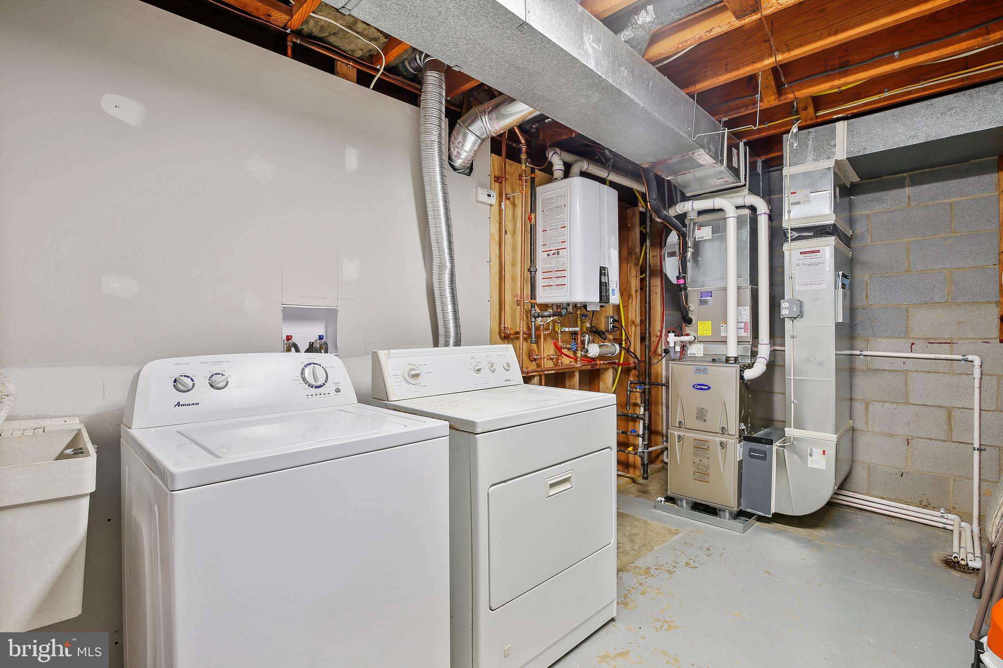 WOLFTRAPPE SQUARE - Residential Lease