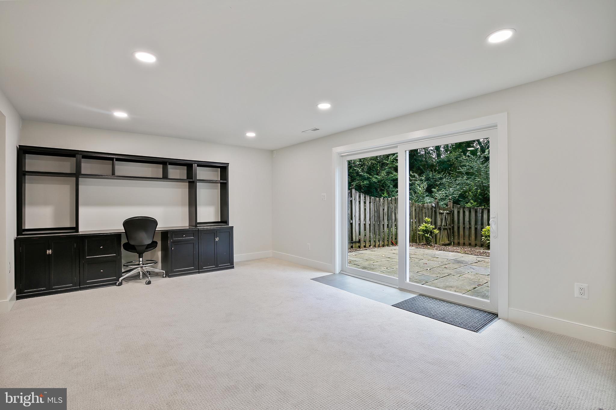 WOLFTRAPPE SQUARE - Residential Lease