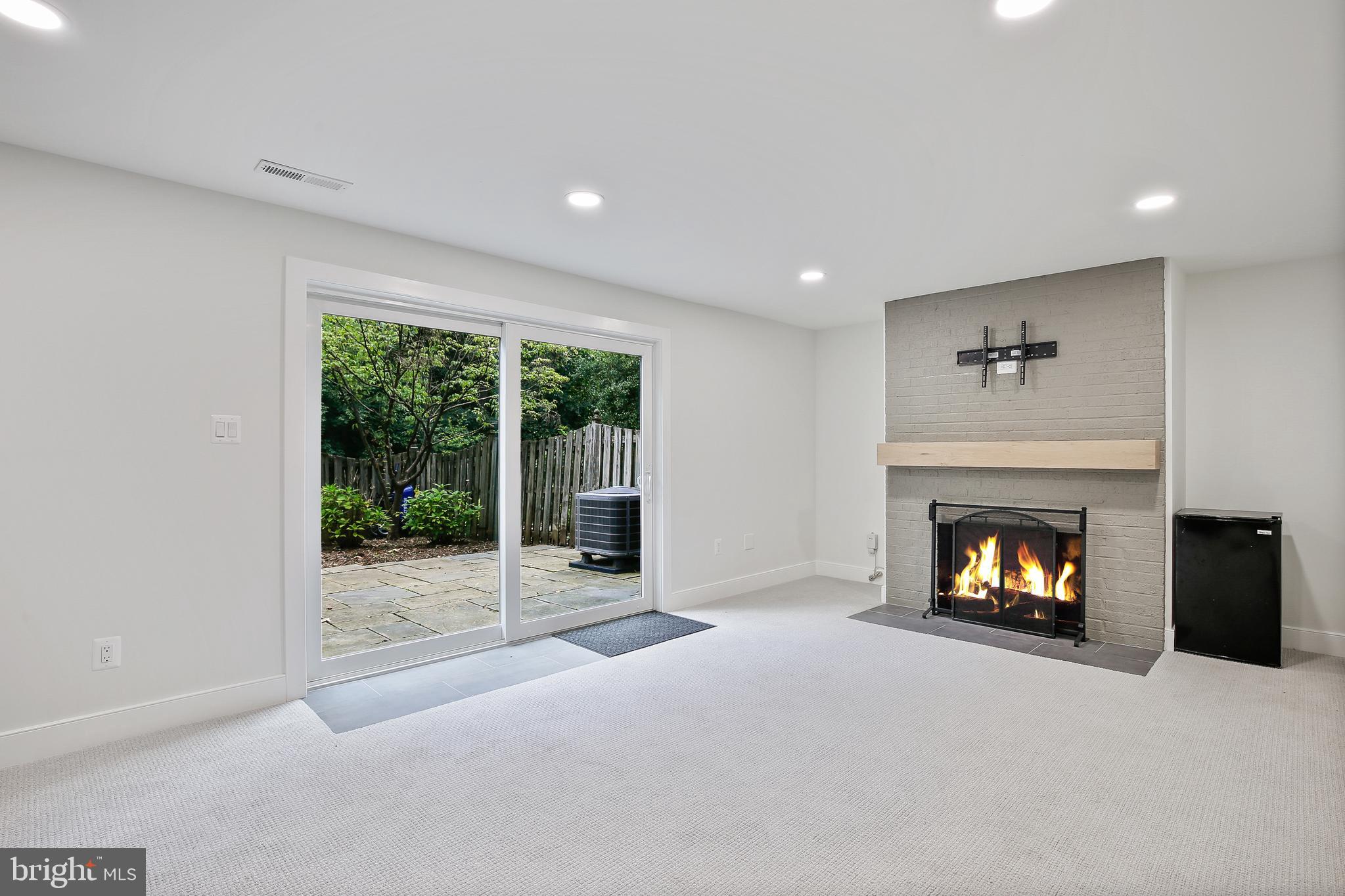 WOLFTRAPPE SQUARE - Residential Lease