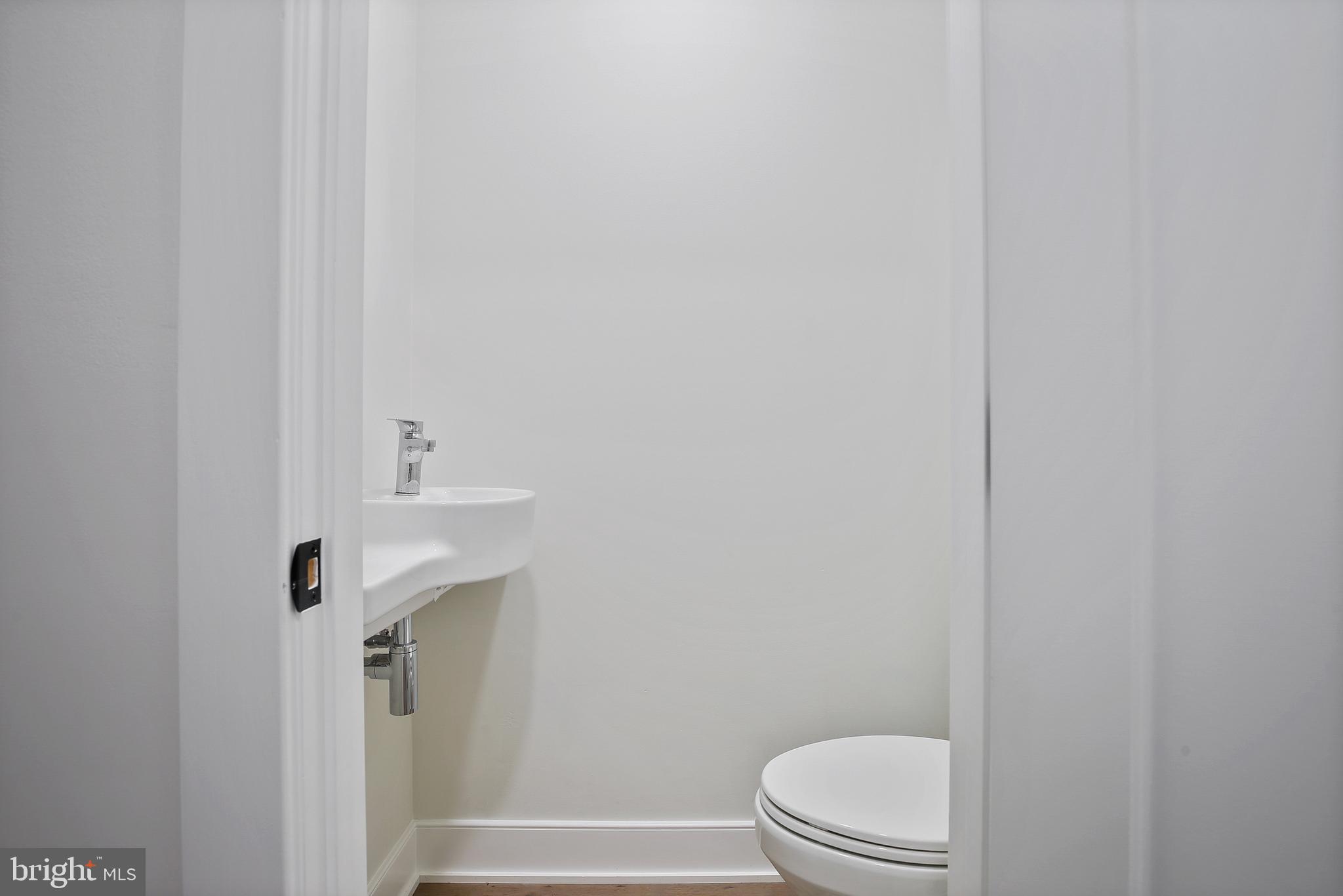 WOLFTRAPPE SQUARE - Residential Lease