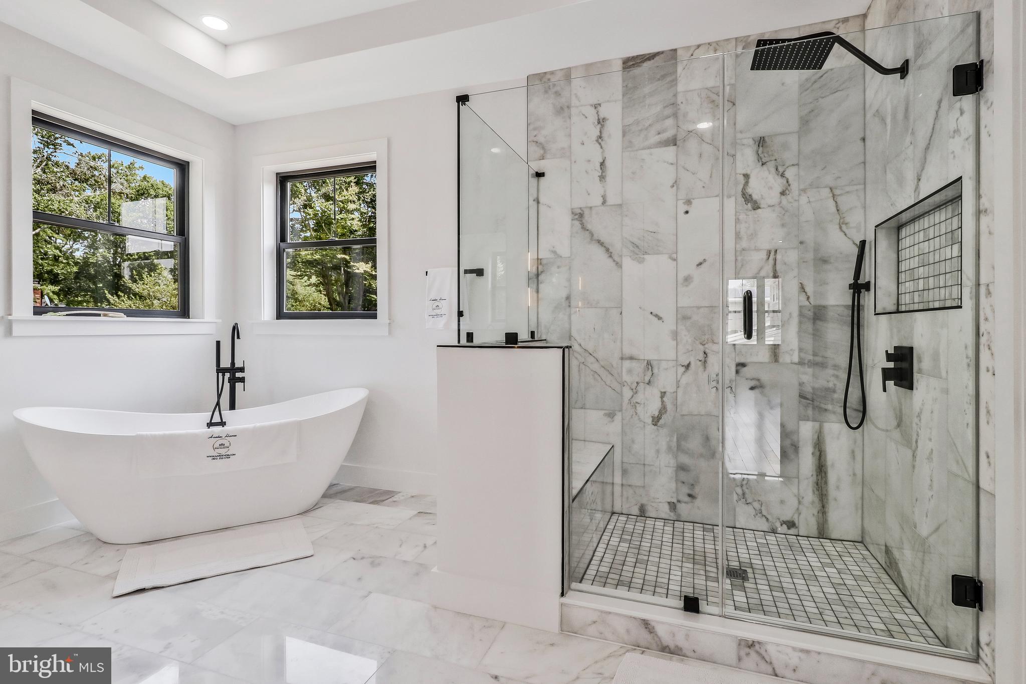 HENDRY ESTATES - Residential