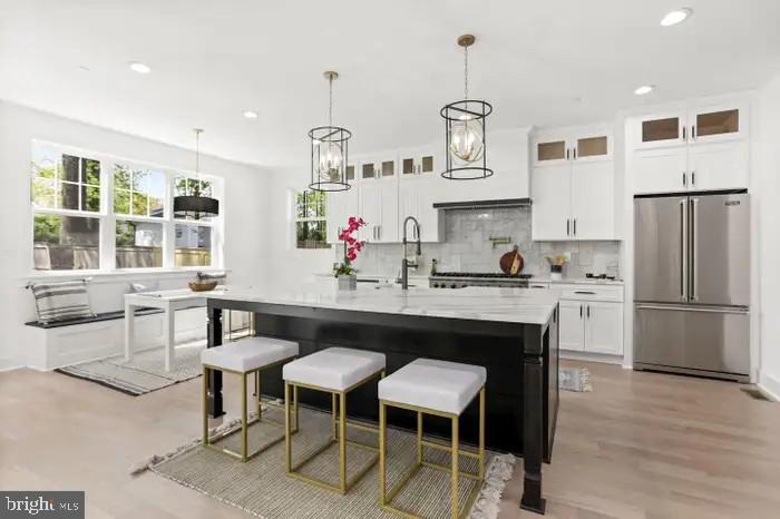 HENDRY ESTATES - Residential