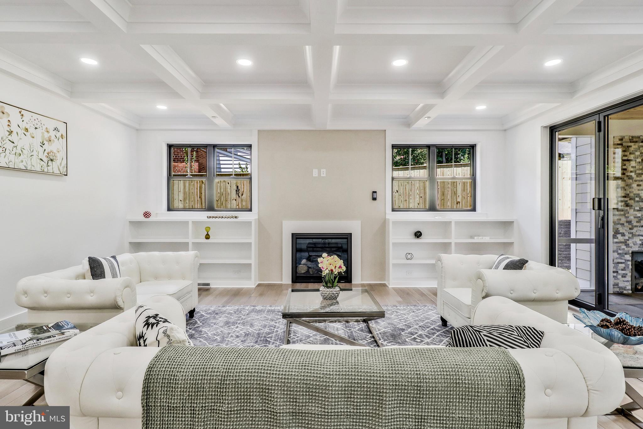 HENDRY ESTATES - Residential