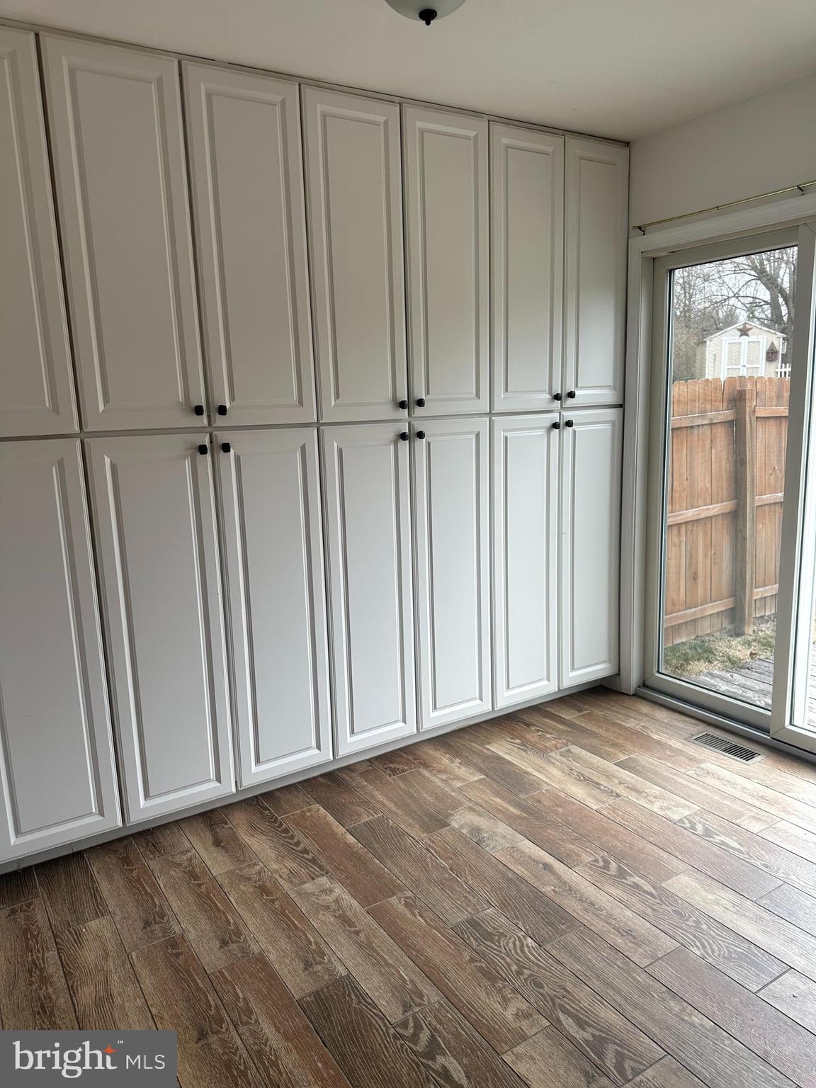 MILFORD SQ ESTS - Residential