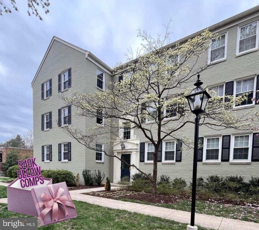 PRICE REDUCTION!!!  Priced $40,000 Below comps!  Perfect time to purchase that balcony unit you've been waiting for.
Kitchen cabinets being painted white.  New picture coming next week 

BALCONY UNIT in sought after Belle View  community!! Very bright…......GREAT VIEWS and PRIVACY from living/dining and kitchen (no building on south side and canal with trees to the west).   View of pool from your balcony! ..........NEWER WINDOWS- Double pane, energy efficient, and tilt in for easy cleaning.  Views from 4 sides.........TOP FLOOR means you won't hear any noise pollution above you.......BEAUTIFULLY REFINISH, Parquet HARDWOODS throughout main living, bedrooms, and hallways (2021) to a gorgeous blonde.  NO OTHER LIKE IT.    Kitchen exhaust fan just replaced.......EXCELLENT WALK SCORE!!-  Belle View Shopping Center 2 blocks away with grocery store, several restaurants,  Snap Fitness, and Mount Vernon Recreation Center.  Biking and hiking trails nearby.  This unit is 4 blocks to Dyke Marsh, the Belle Haven Marina, and the Potomac River with the trail leading to the famous George Washington's Home- Mount Vernon........LOWEST CONDO FEE AROUND-  Includes beautifully maintained landscaping GAS, WATER, TRASH and,  your own STORAGE UNIT, as well as  Pool, Tennis, Basketball........GREAT COMMUNITY EVENTS, such as a farmers market every Thursday in Spring /Summer.   this beautiful community will make you want to spend time outdoors........COMMUTER'S DREAM- conveniently located approx.  1 mile to 495, 2 miles to Old Town Alexandria, National Airport is a 15 minute drive.  Huntington Metro Rail station is approx. 2 miles with commuter bus stops to get you there...........
(Dog in photo does not convey, ducks are free if you can catch one).