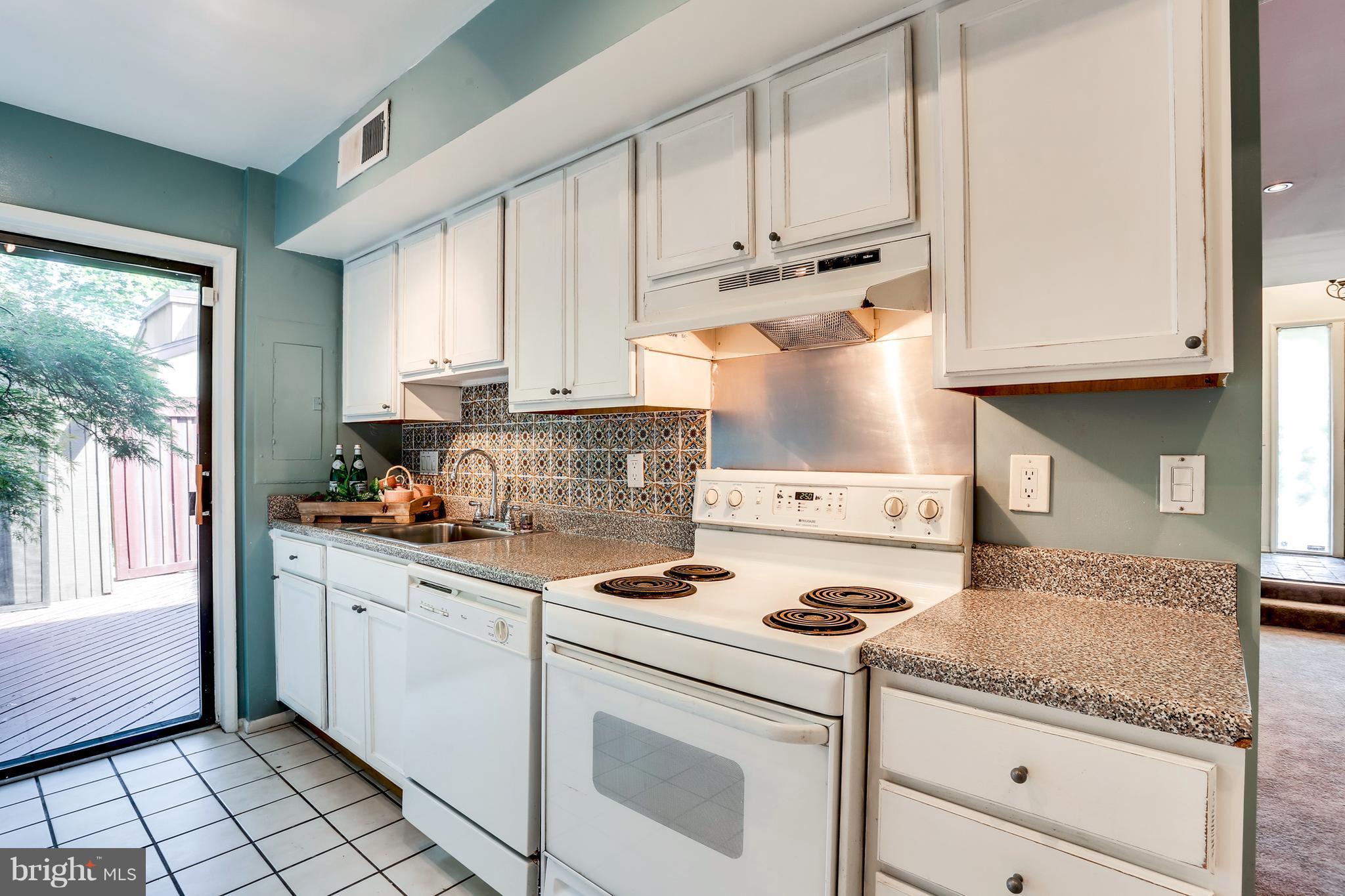 CLARY'S FOREST - Residential Lease