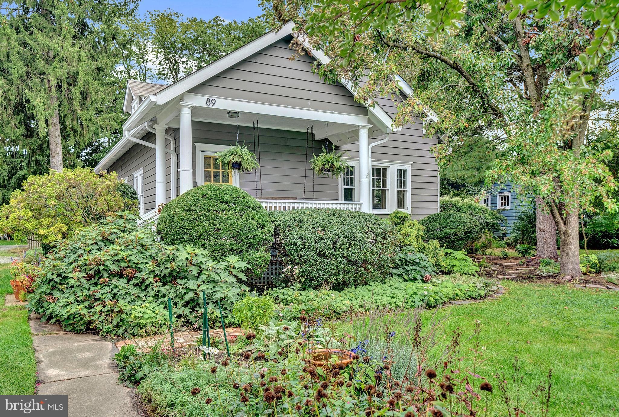 89 W UPPER FERRY ROAD