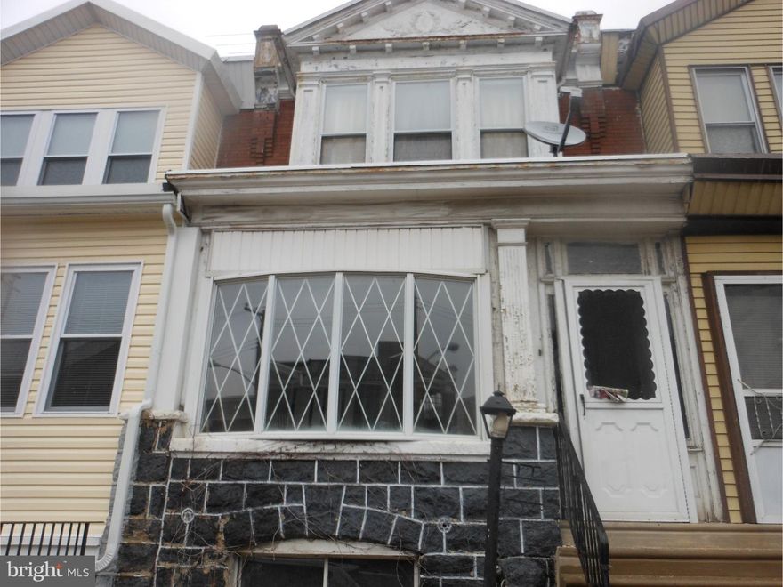 *** MAKE A REASONABLE OFFER**** All reasonable offers will be presented.This property is a big 4 bedroom home that needs TLC. Some work was started. This property can be a great addition to your rental portfolio. Take a look and make an offer. ****THIS PROPERTY IS BEING SOLD IN AS IS CONDITION*****