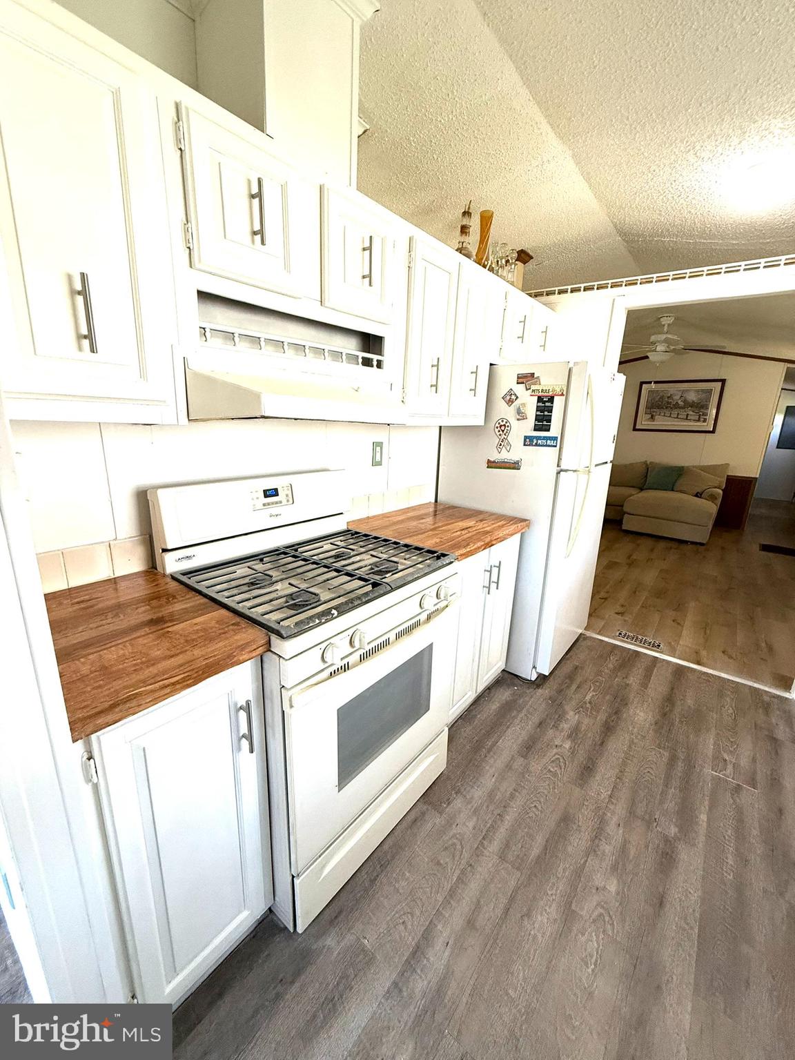 BAY COUNTRY VILLAGE - Residential