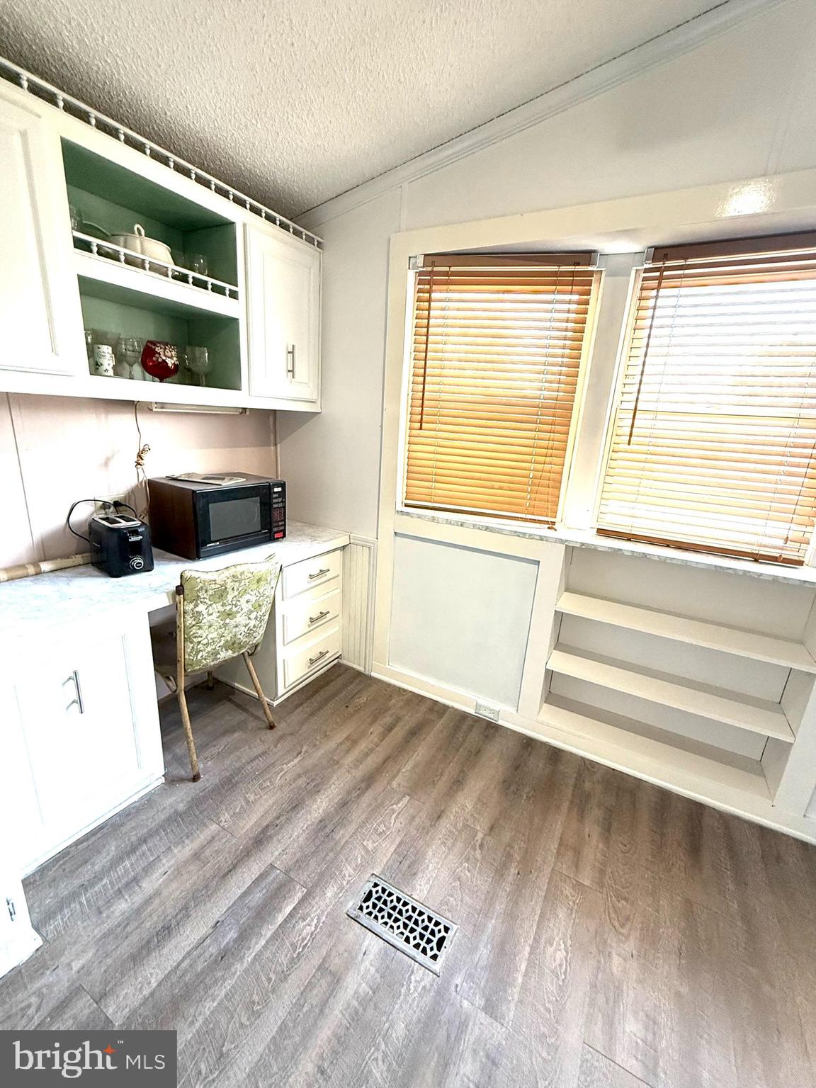 BAY COUNTRY VILLAGE - Residential