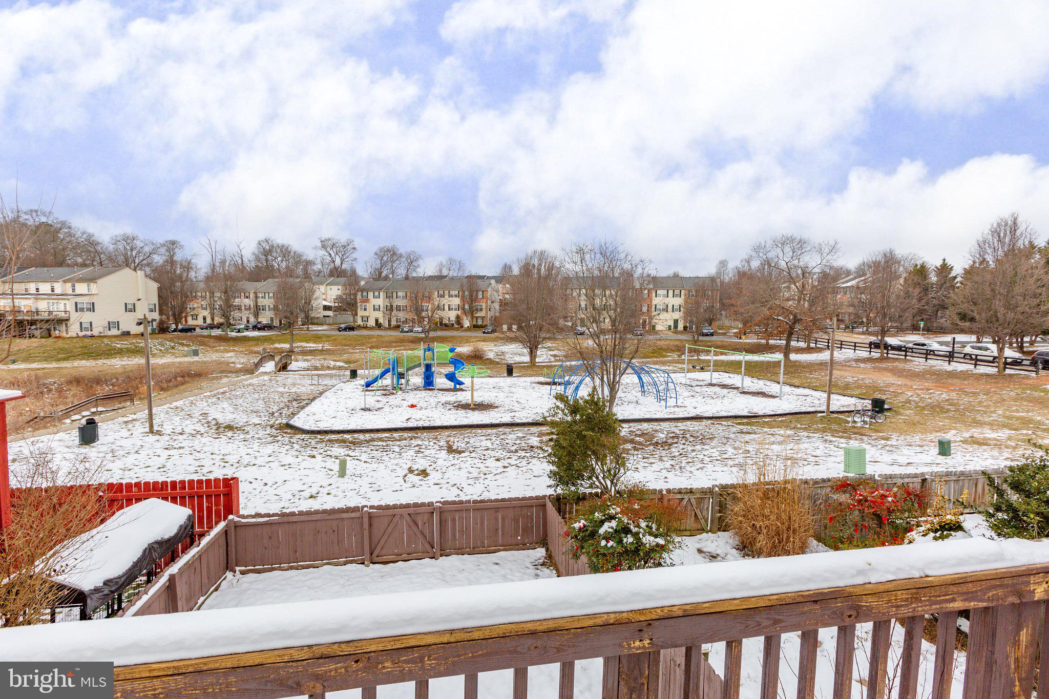 CHARLESTOWN COMMONS - Residential Lease