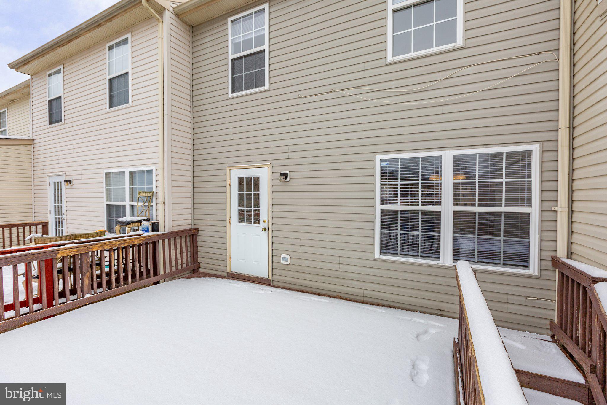 CHARLESTOWN COMMONS - Residential Lease