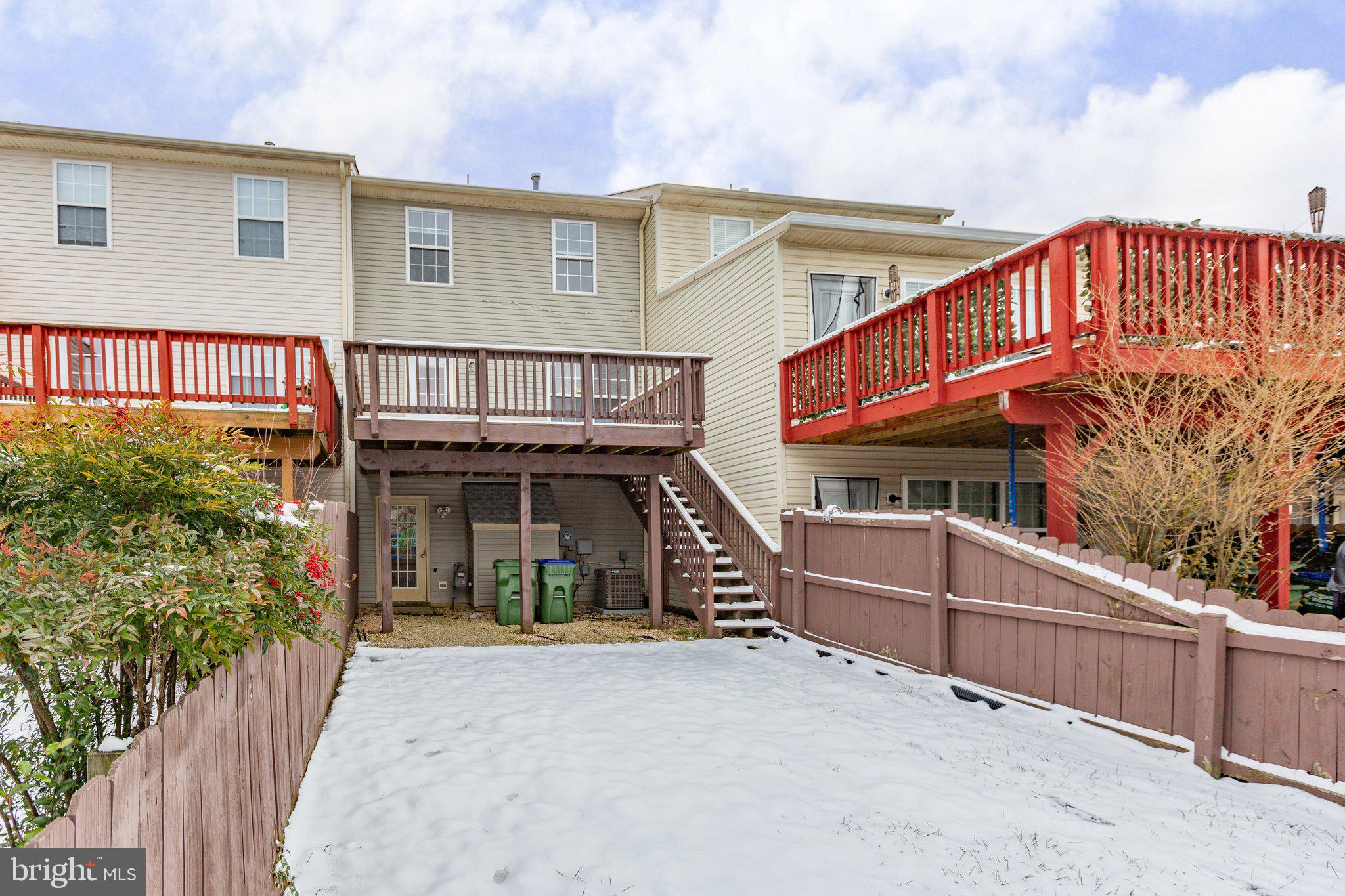 CHARLESTOWN COMMONS - Residential Lease