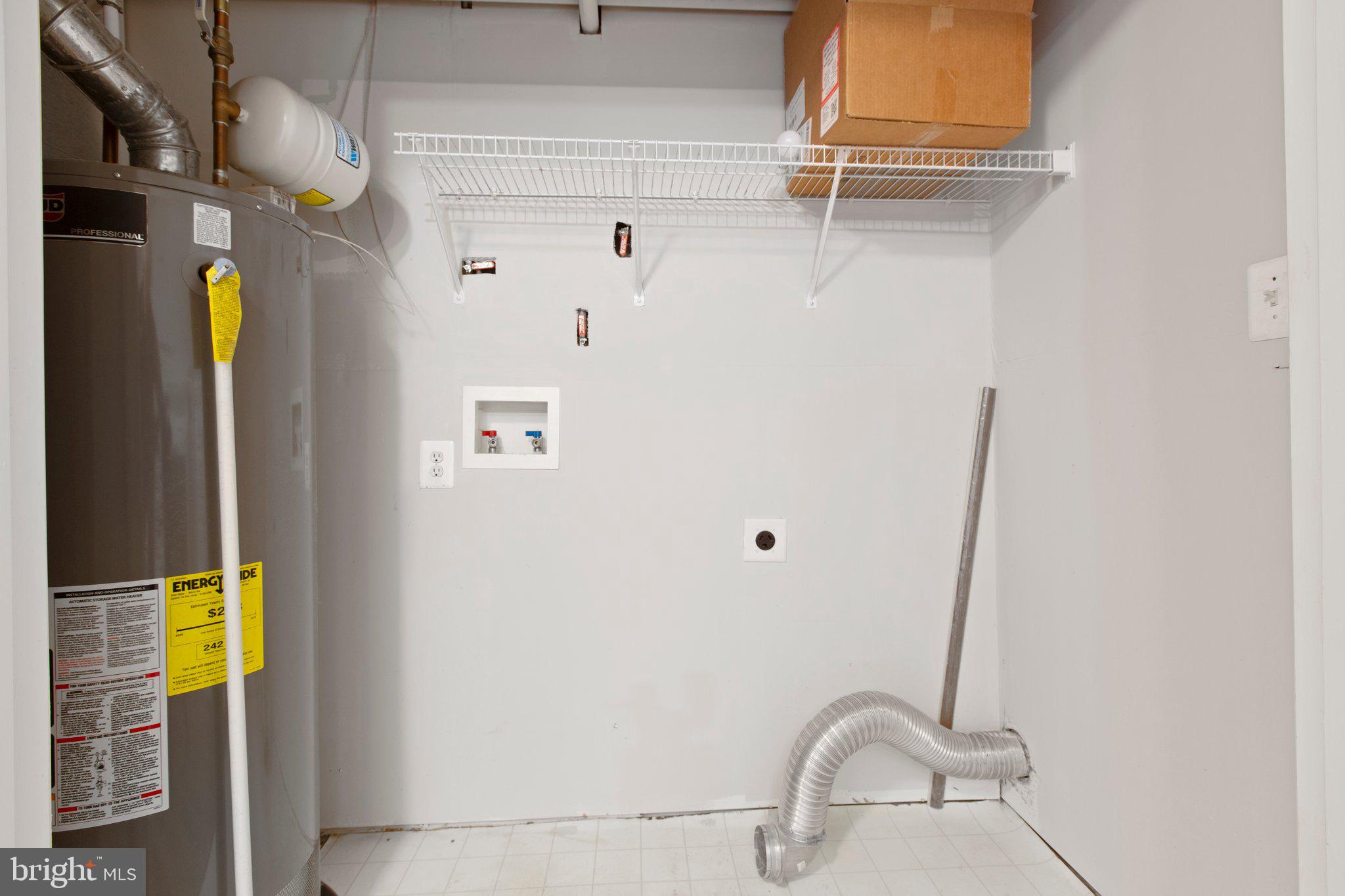 CHARLESTOWN COMMONS - Residential Lease