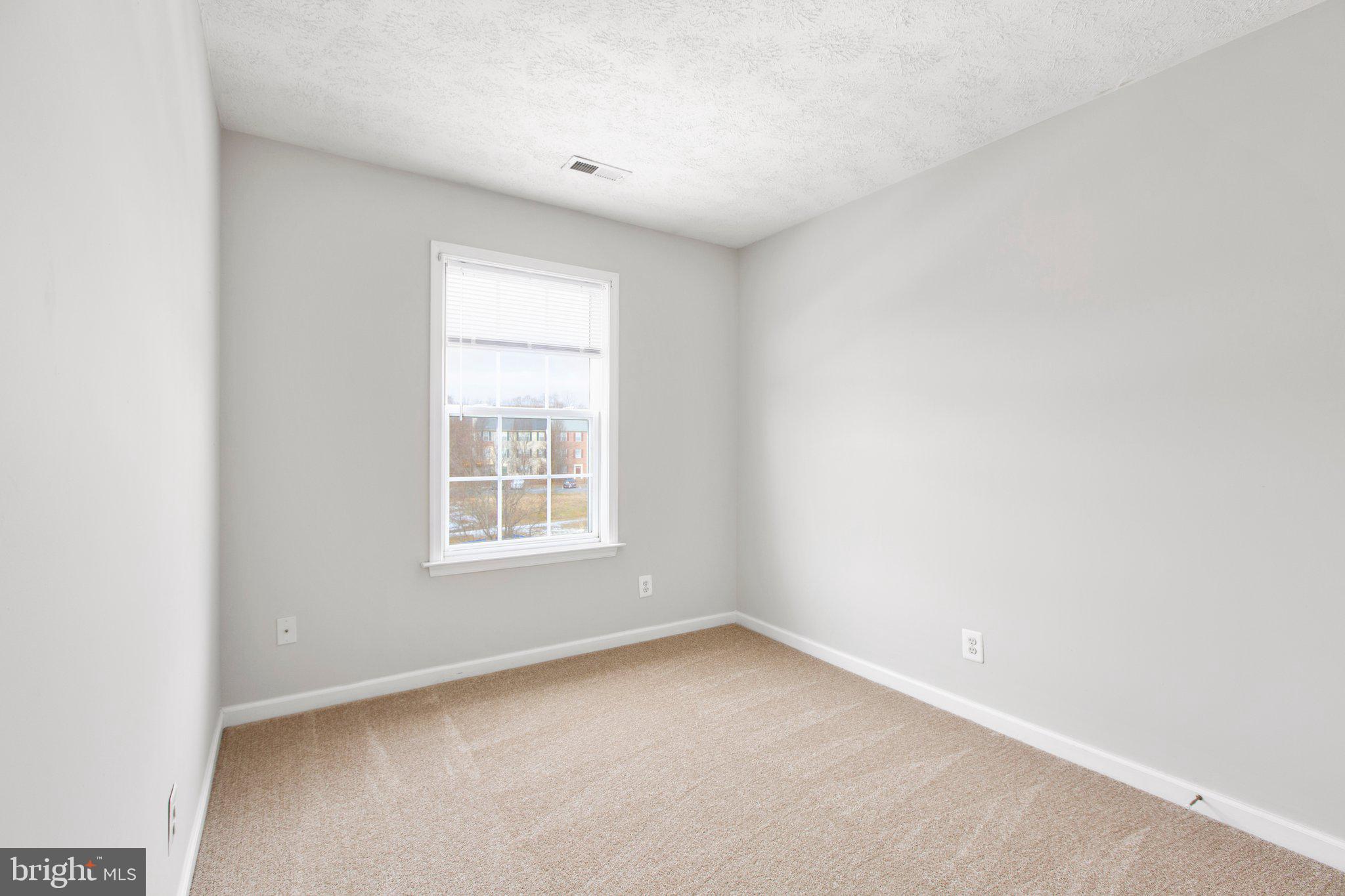 CHARLESTOWN COMMONS - Residential Lease