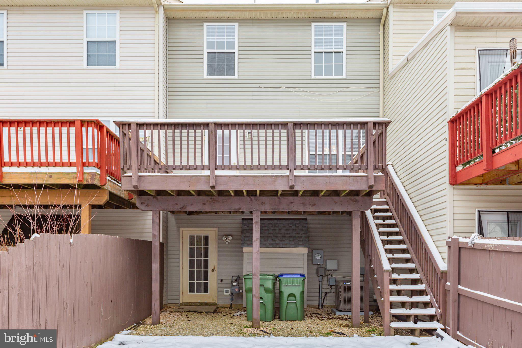 CHARLESTOWN COMMONS - Residential Lease