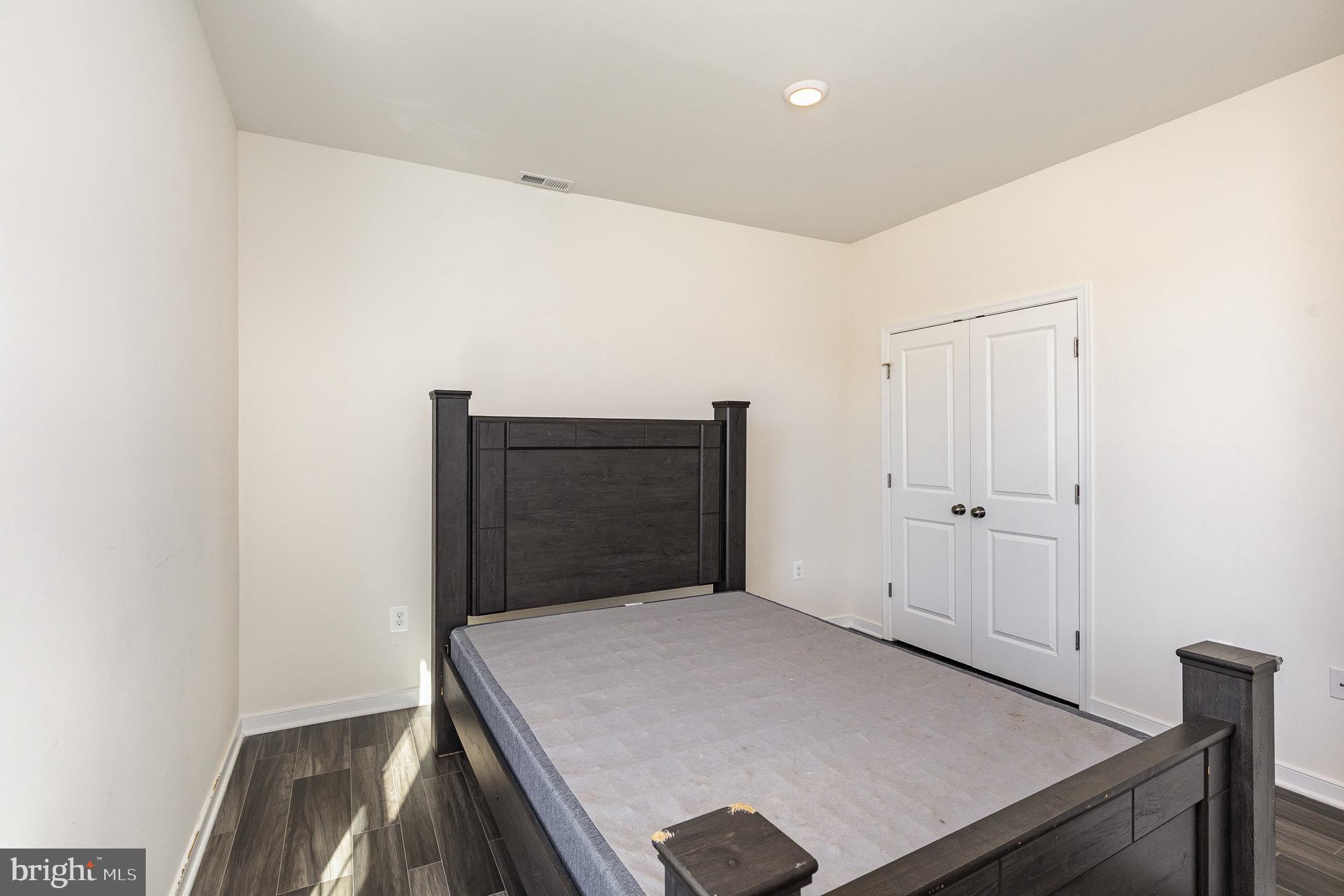 COUNTRYSIDE - Residential