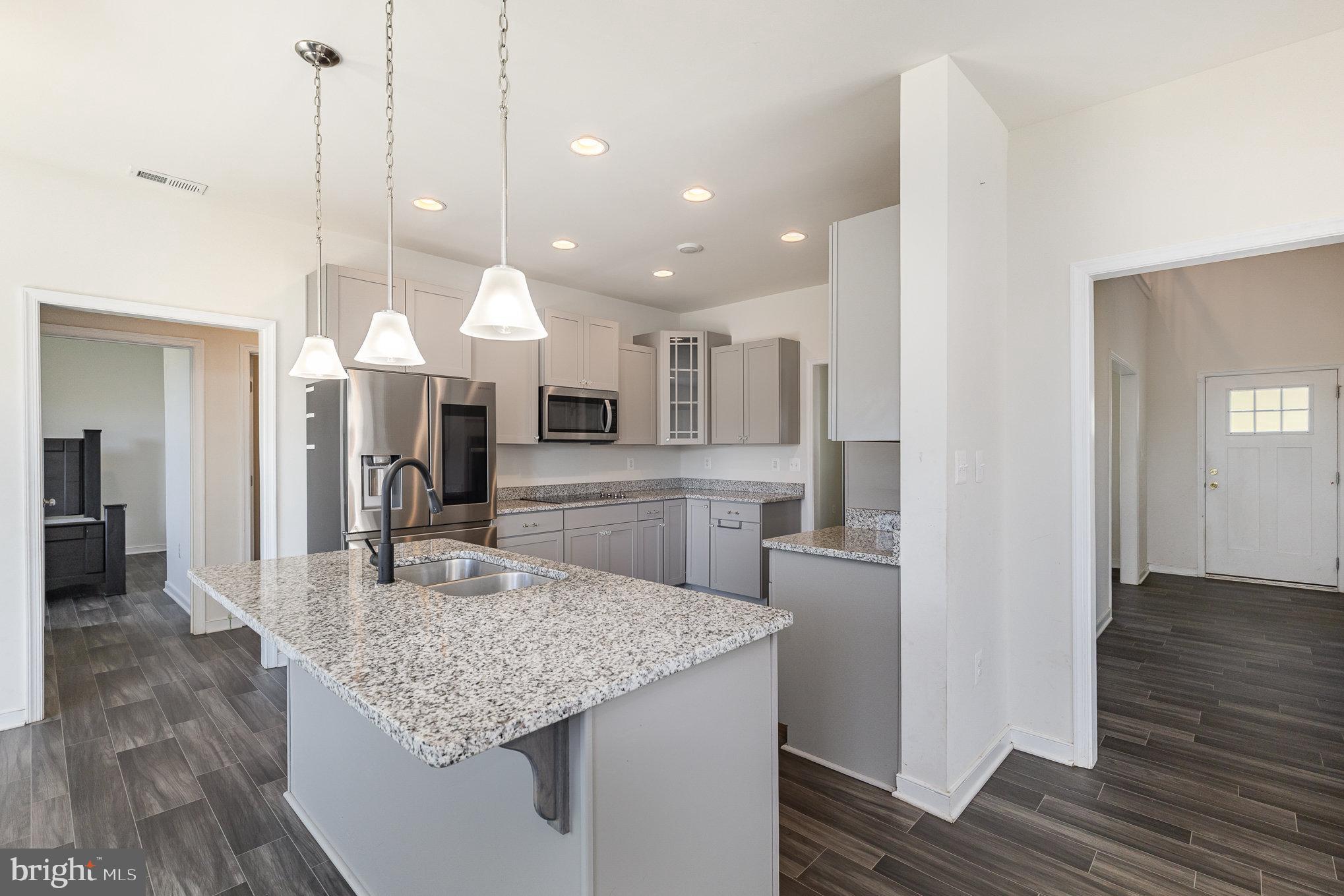 COUNTRYSIDE - Residential